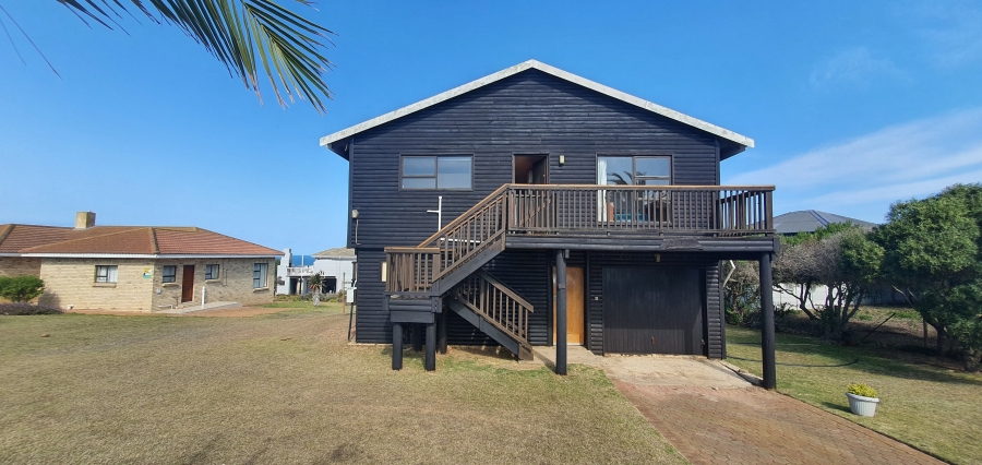 3 Bedroom Property for Sale in Boggomsbaai Western Cape